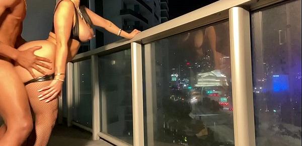  lil d gets caught fucking valerie kay on the balcony (instagram @lastlild)